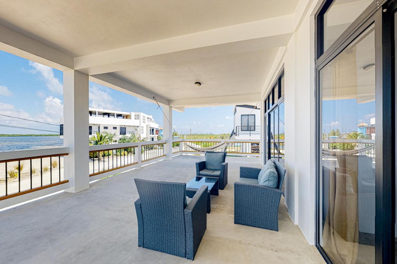 Villa Sea Lux San Pedro  Exterior photo