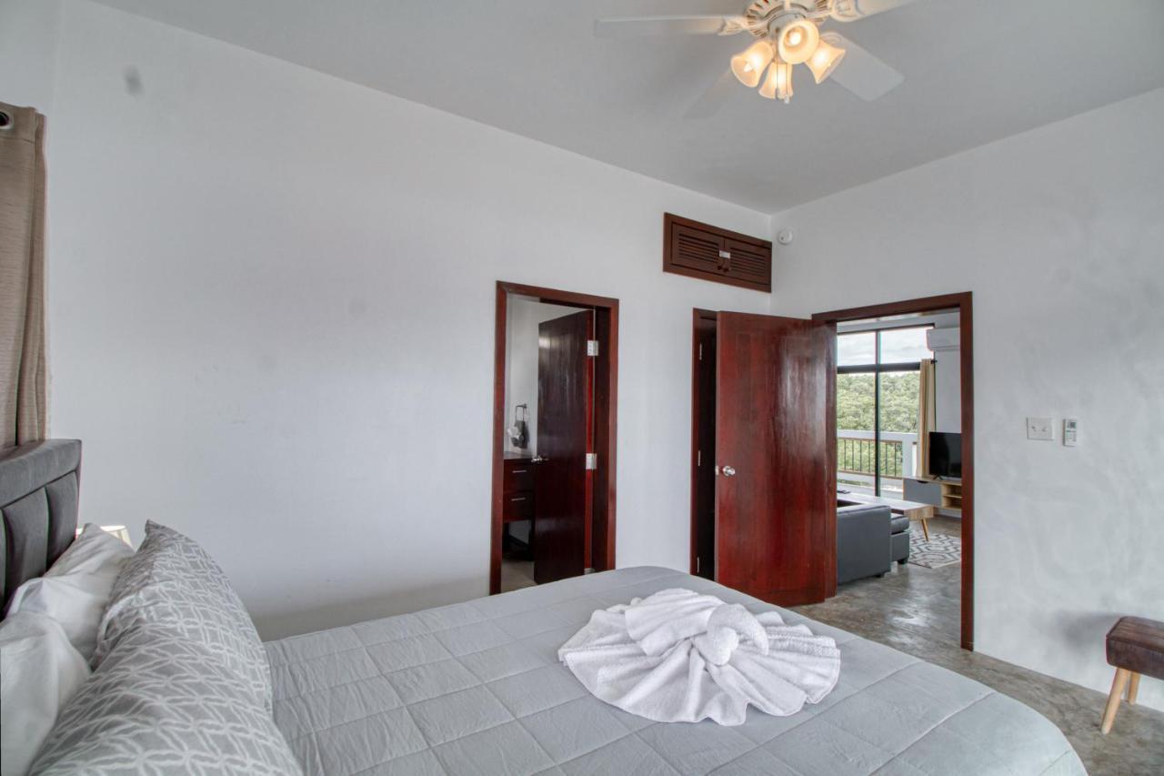 Villa Sea Lux San Pedro  Exterior photo